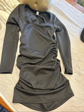 Lilac Clothing Black Long-Sleeve Ruched Scoop maternity Dress